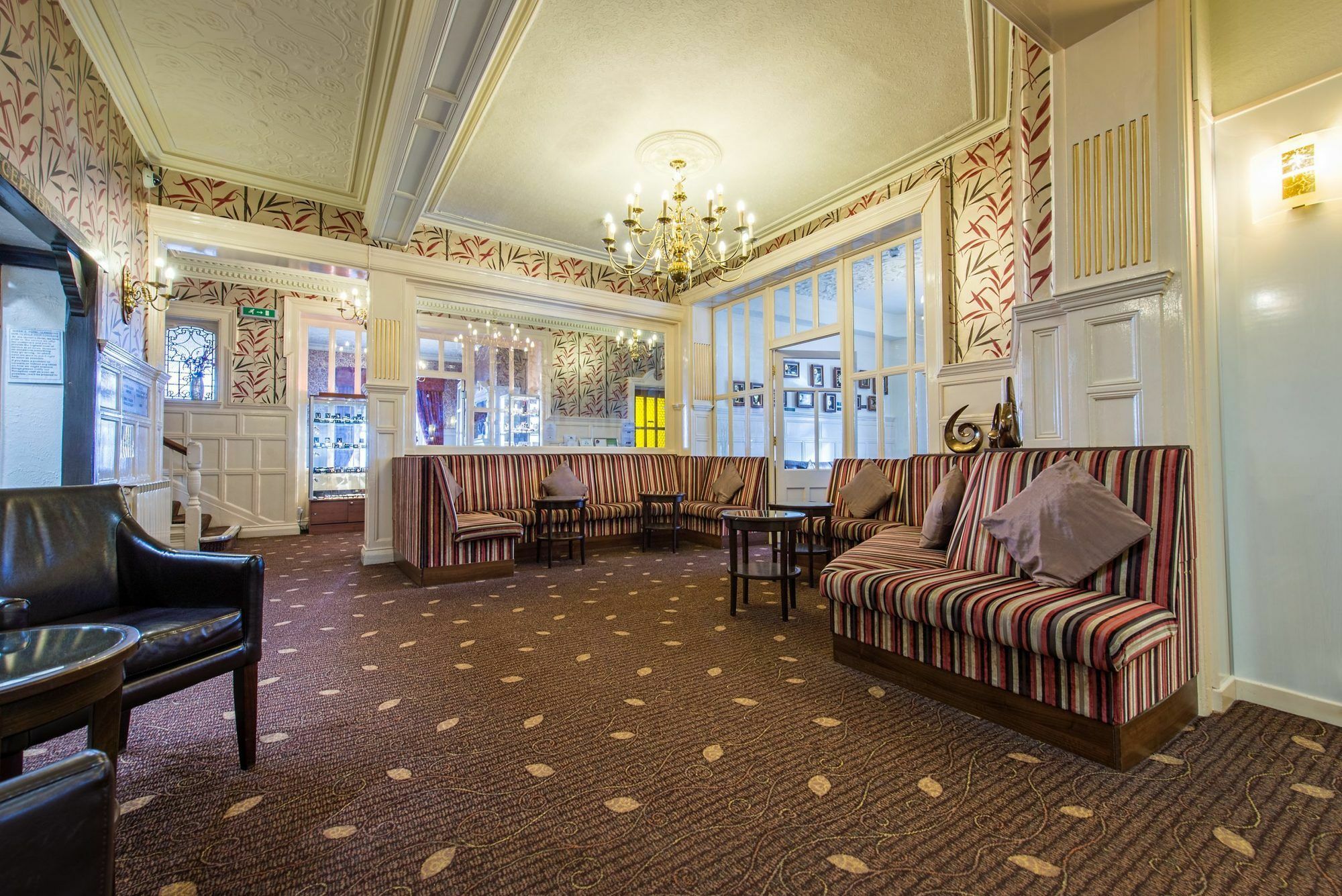 Queens Hotel Llandudno Exteriör bild